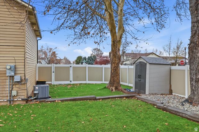 1154 W 2600 N, Clinton, UT 84015