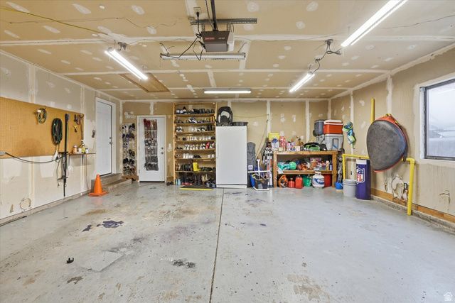 1154 W 2600 N, Clinton, UT 84015