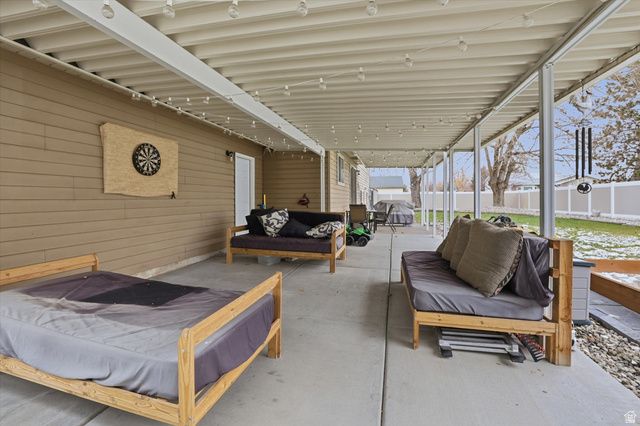 1154 W 2600 N, Clinton, UT 84015