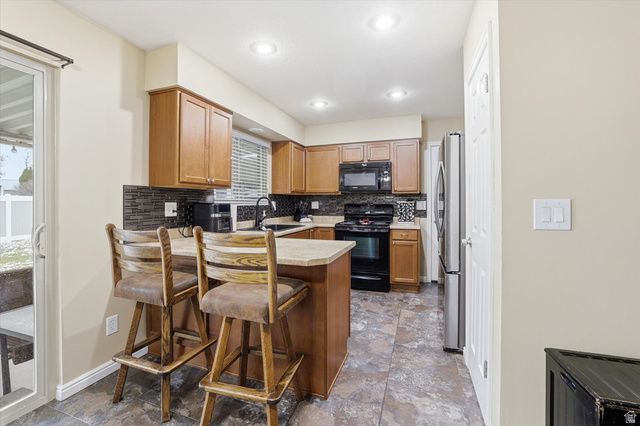 1154 W 2600 N, Clinton, UT 84015