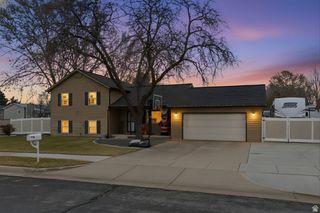 1154 W 2600 N, Clinton, UT 84015