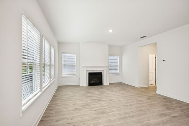 126 Vanguard Drive, La Vergne, TN 37086