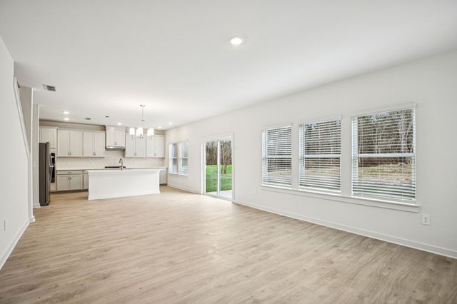 126 Vanguard Drive, La Vergne, TN 37086