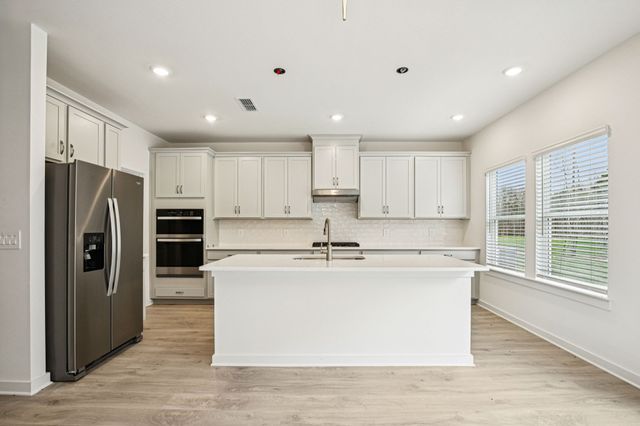 126 Vanguard Drive, La Vergne, TN 37086