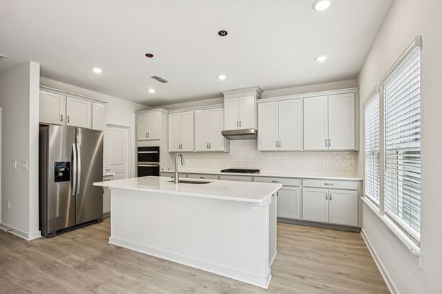 126 Vanguard Drive, La Vergne, TN 37086