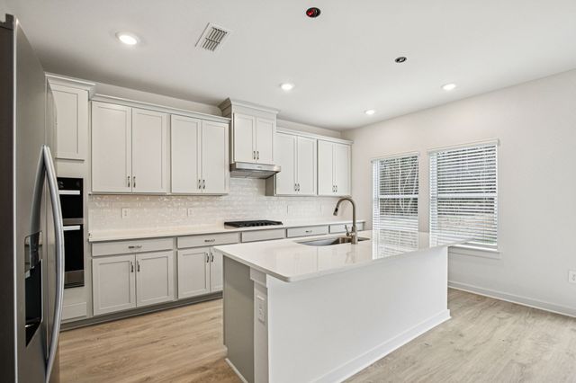 126 Vanguard Drive, La Vergne, TN 37086