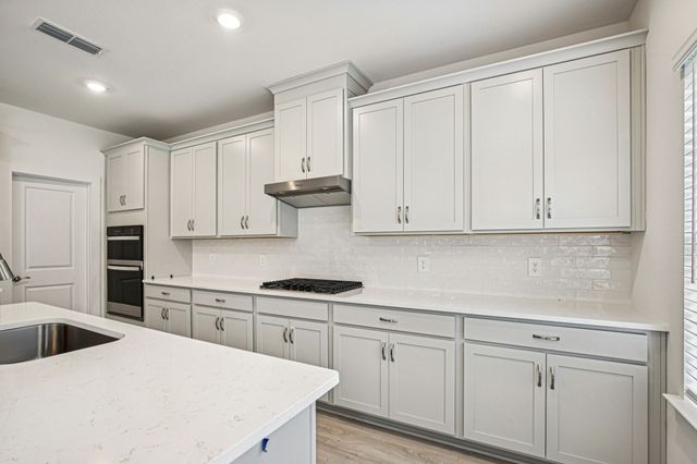 126 Vanguard Drive, La Vergne, TN 37086