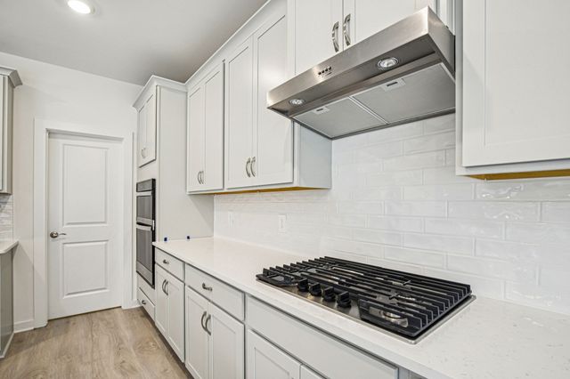 126 Vanguard Drive, La Vergne, TN 37086