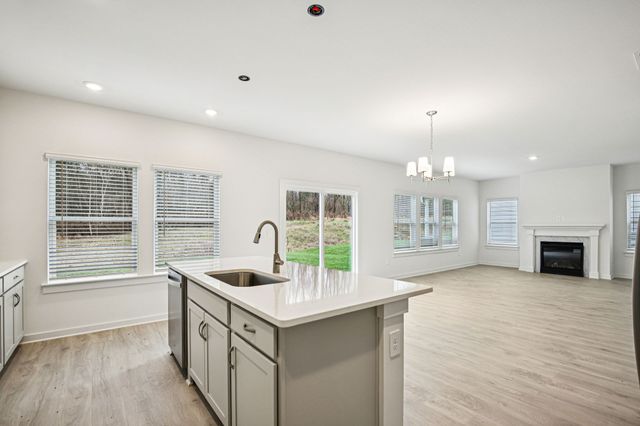 126 Vanguard Drive, La Vergne, TN 37086