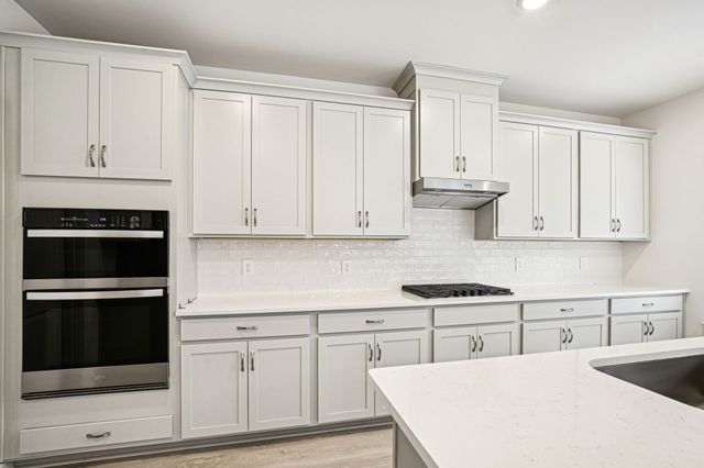 126 Vanguard Drive, La Vergne, TN 37086