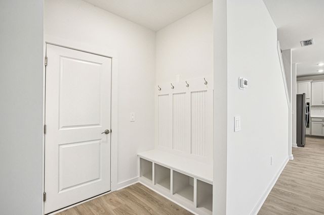 126 Vanguard Drive, La Vergne, TN 37086