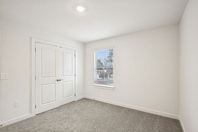 126 Vanguard Drive, La Vergne, TN 37086