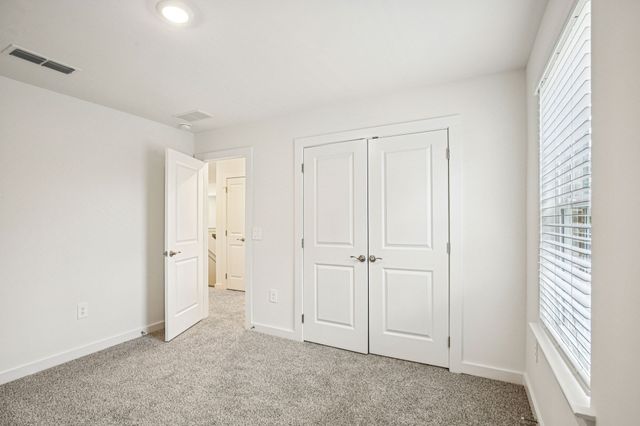 126 Vanguard Drive, La Vergne, TN 37086