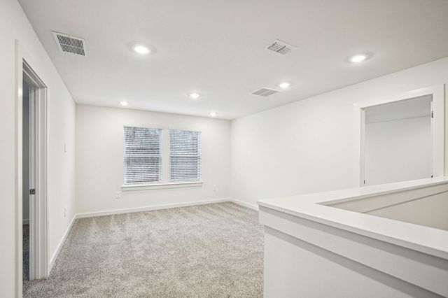 126 Vanguard Drive, La Vergne, TN 37086