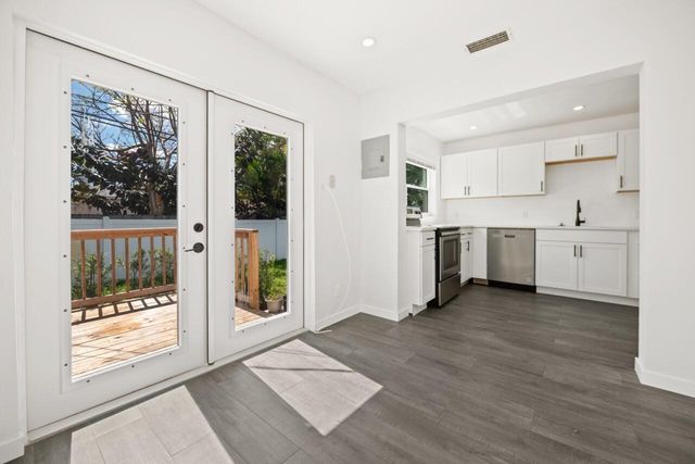 5240 NE 3rd Terrace, Oakland Park, FL 33334