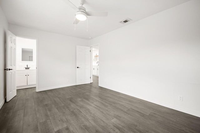 5240 NE 3rd Terrace, Oakland Park, FL 33334