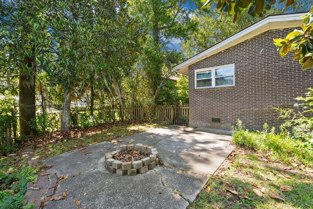 1813 Fishing Island Road, Moncks Corner, SC 29461