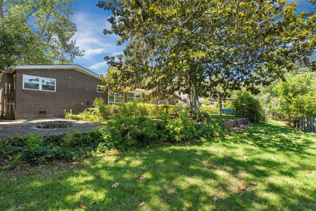 1813 Fishing Island Road, Moncks Corner, SC 29461