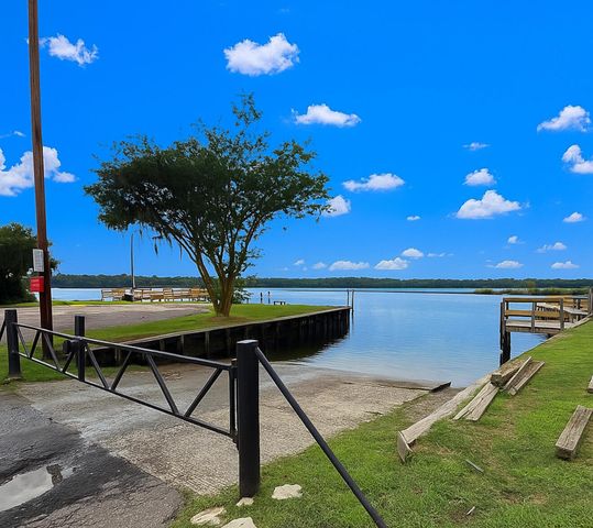 1813 Fishing Island Road, Moncks Corner, SC 29461