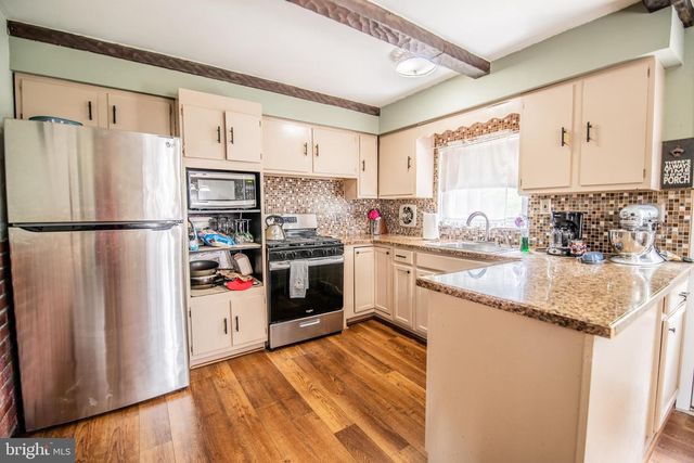 7242 VALLEY AVE, Philadelphia, PA 19128