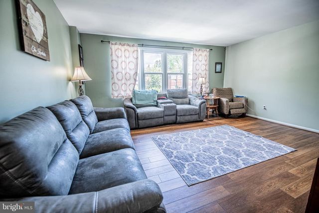 7242 VALLEY AVE, Philadelphia, PA 19128