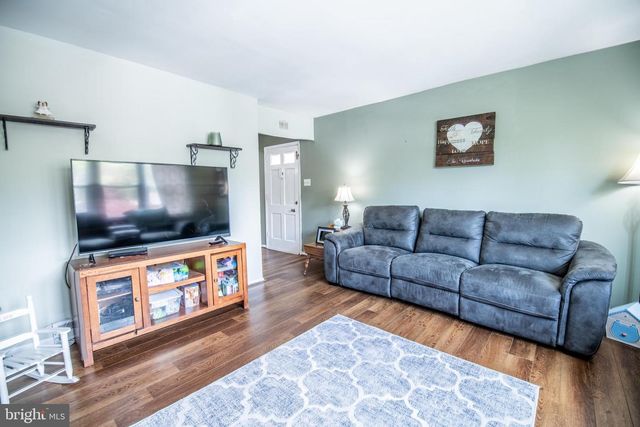 7242 VALLEY AVE, Philadelphia, PA 19128