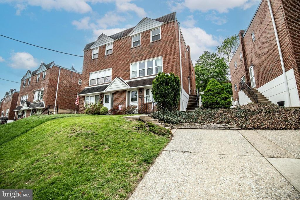 7242 VALLEY AVE, Philadelphia, PA 19128