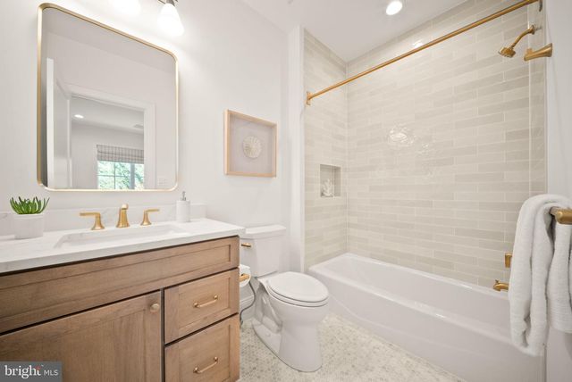 3115 N PEARY ST, Arlington, VA 22207