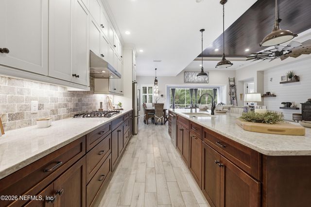 498 FRESHWATER Drive, St. Johns, FL 32259