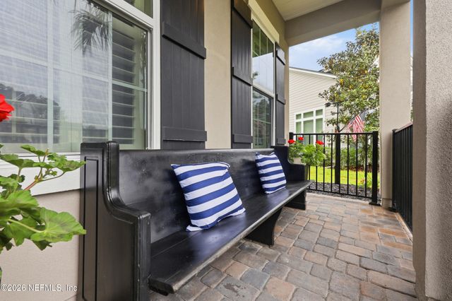 498 FRESHWATER Drive, St. Johns, FL 32259