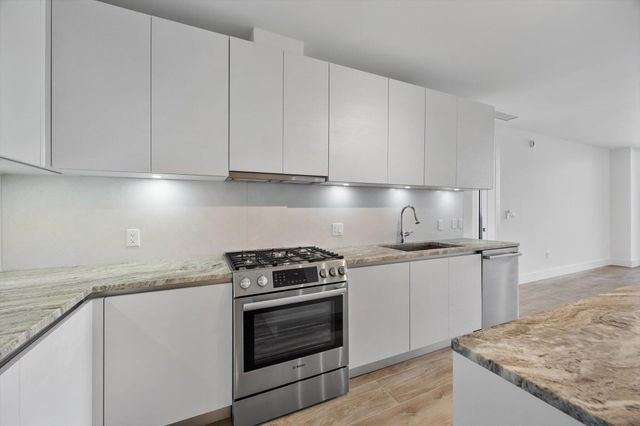 3034 OAK Avenue 503, Miami, FL 33133
