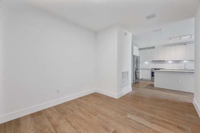 3034 OAK Avenue 503, Miami, FL 33133