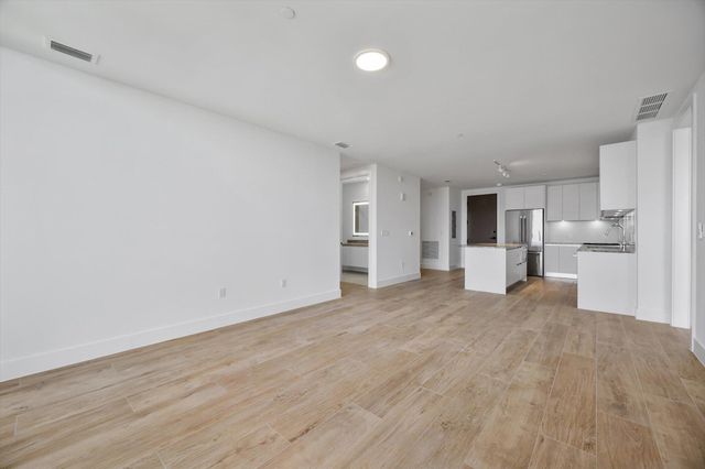 3034 OAK Avenue 503, Miami, FL 33133