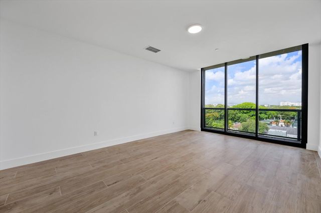 3034 OAK Avenue 503, Miami, FL 33133