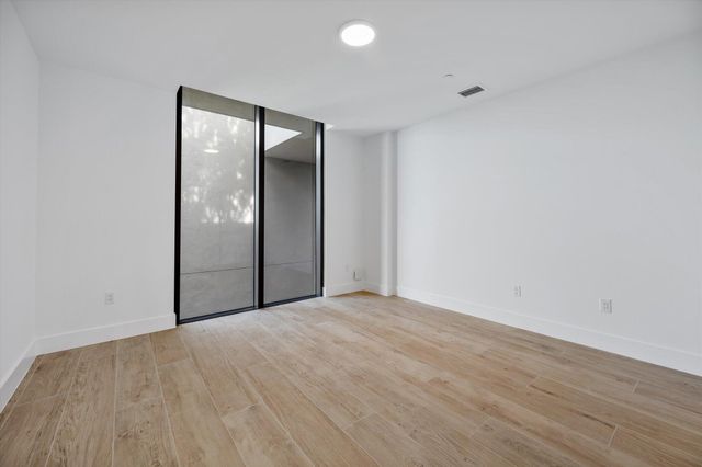 3034 OAK Avenue 503, Miami, FL 33133