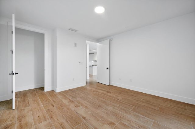 3034 OAK Avenue 503, Miami, FL 33133