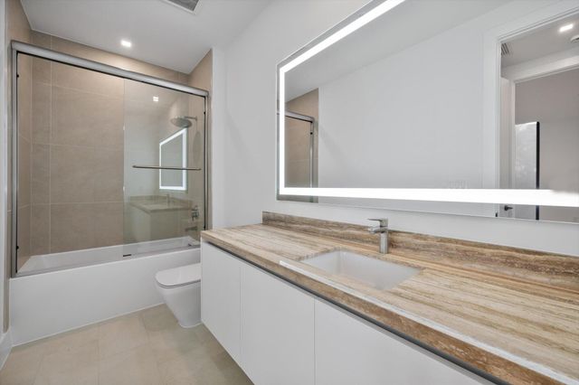 3034 OAK Avenue 503, Miami, FL 33133