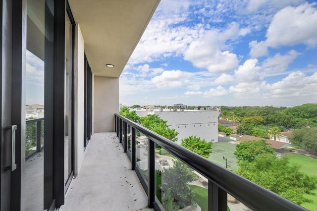 3034 OAK Avenue 503, Miami, FL 33133