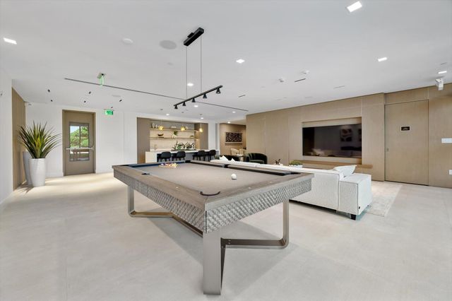 3034 OAK Avenue 503, Miami, FL 33133