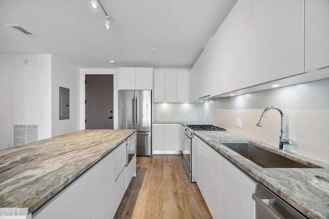 3034 OAK Avenue 503, Miami, FL 33133
