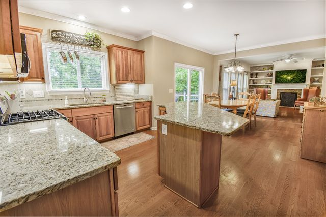 304 Forest Bend Dr, Mount Juliet, TN 37122