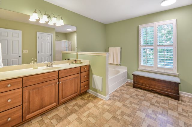 304 Forest Bend Dr, Mount Juliet, TN 37122