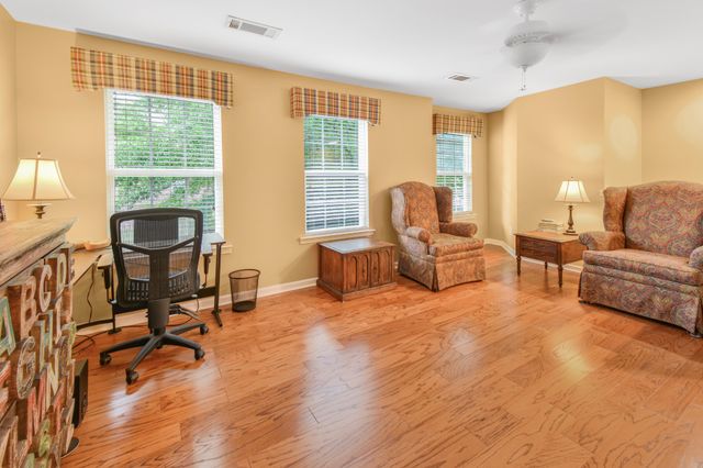 304 Forest Bend Dr, Mount Juliet, TN 37122