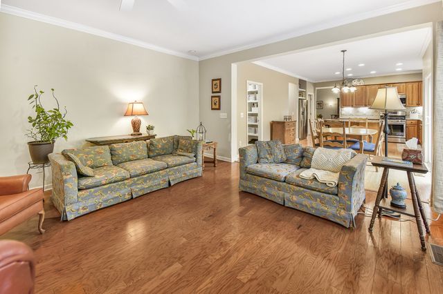 304 Forest Bend Dr, Mount Juliet, TN 37122