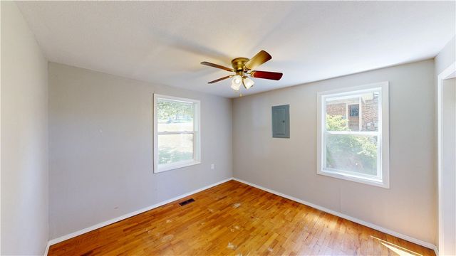 306 S Parrott Drive, Huntsville, AR 72740