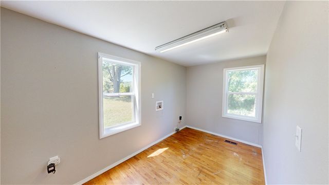 306 S Parrott Drive, Huntsville, AR 72740