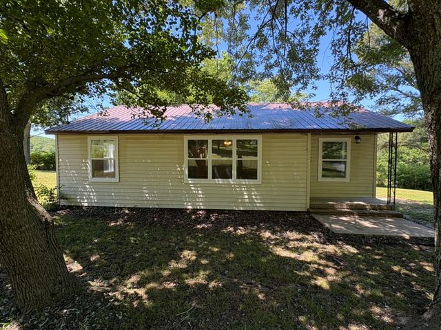 306 S Parrott Drive, Huntsville, AR 72740