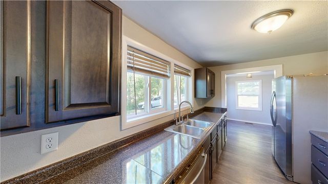 306 S Parrott Drive, Huntsville, AR 72740