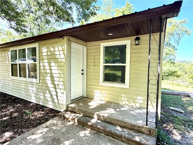 306 S Parrott Drive, Huntsville, AR 72740