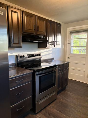 306 S Parrott Drive, Huntsville, AR 72740